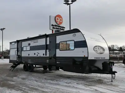 The 2026 Cherokee Wolf Den 294GEBG is a spacious and versatile travel trailer designed with families...