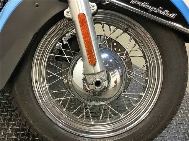 2011 Harley-Davidson FLSTC Heritage Softail Classic in Street, Cruisers & Choppers in City of Toronto - Image 6