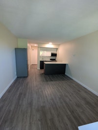 Located in the heart of Halifax, this apartment offers comfortable urban living in a vibrant neighbo... (image 2)