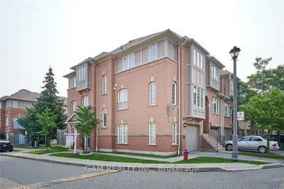 Welcome to this stunning corner condo townhome ( like a semi ) on a picturesque, tree-lined street i...