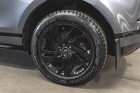Land Rover Range Rover Evoque P250 R-Dynamic SE 2023: - Extérieur métallisé gris EIGER et intérieur... (image 8)