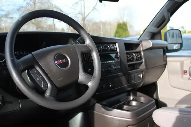 2023 GMC Savana Cargo Base in Cars & Trucks in Comox / Courtenay / Cumberland - Image 10