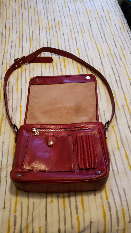 Made in Italy - Tuscany Italian Leather Women's Purse in Women's - Bags & Wallets in Kingston - Image 3