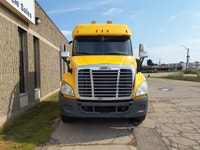 2020 FREIGHTLINER CASCADIA 125 Tandem Axle Sleeper Tractor - Automatic transmission-60600 GVW. 2020... (image 1)