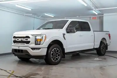 FORD F-150 2021 GROUPE XLT 4X4 MOTEUR V8 5.0L, HITCH 2 POUCES COUVERTURE DE CAISSE. Système de son B...