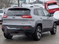 Come see this 2018 Jeep Cherokee Trailhawk Leather Plus. Its Automatic transmission and Regular Unle... (image 7)