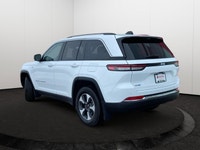 This Jeep Grand Cherokee is equipped with: Remote Start, 2.0L I4 DOHC, 4WD, 10 Speakers, Capri Leath... (image 3)