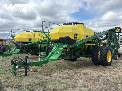 2013 JOHN DEERE 1910 AIR TANK Double Shoot, Stainless Steel Package, 8 Run, 12" Conveyor, TBT, 520 D...