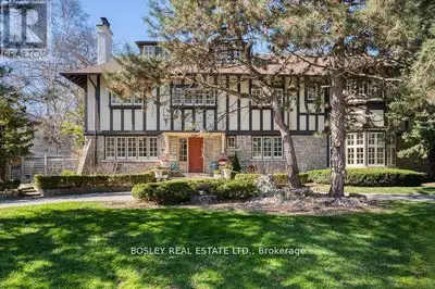 Nestled In Prestigious Rosedale. This Exceptional Property Offers A Perfect Blend Of Elegance And Co...