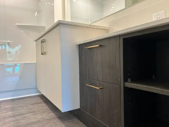 Wrap Around Deck; 2 bdrms+2 bthrm; SHIRAZ 50 + in Long Term Rentals in City of Halifax - Image 16