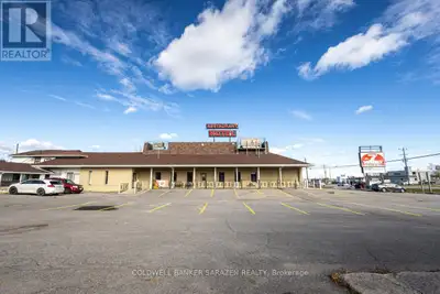 Restaurant/Bar on Highway 7, Carleton Place. This is an exceptional opportunity to own a fully equip...