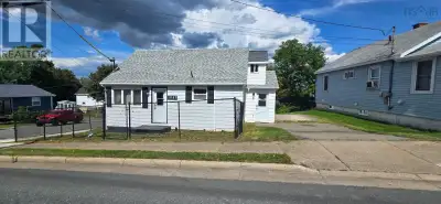 This home has a great layout with plenty of extra living space. The main level features a bright liv...