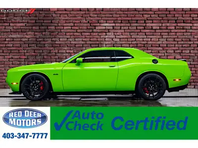 **ACCIDENT FREE - MECHANICALLY CERTIFIED** 38,278 KM This 2023 Dodge Challenger R/T Shaker is powere...