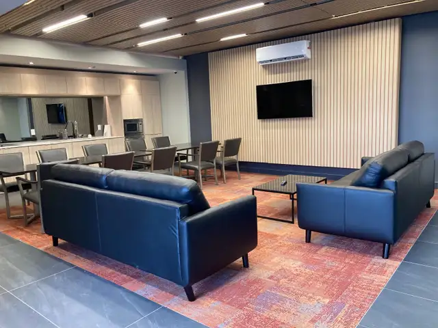 Wrap Around Deck; 2 bdrms+2 bthrm; SHIRAZ 50 + in Long Term Rentals in City of Halifax - Image 18