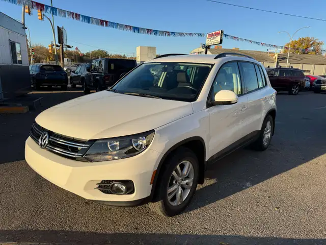 2014 Volkswagen Tiguan Trendline-ONLY 56K-heated seats