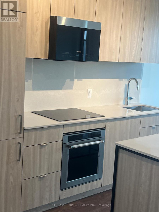 611 - 251 MASONRY WAY Mississauga (Port Credit), Ontario in Long Term Rentals in Mississauga / Peel Region