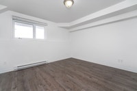 Renovated Akelius one bedroom apartment for rent. Located near Rue de Franfort in the Plateau neighb... (image 8)