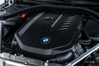 *English below* *Français:* Cette exceptionnelle BMW M440i xDrive Gran Coupe Édition Legacy 2024, af... (image 8)