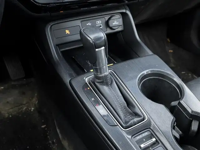 2022 Honda Civic Sedan Touring in Cars & Trucks in Oakville / Halton Region - Image 17