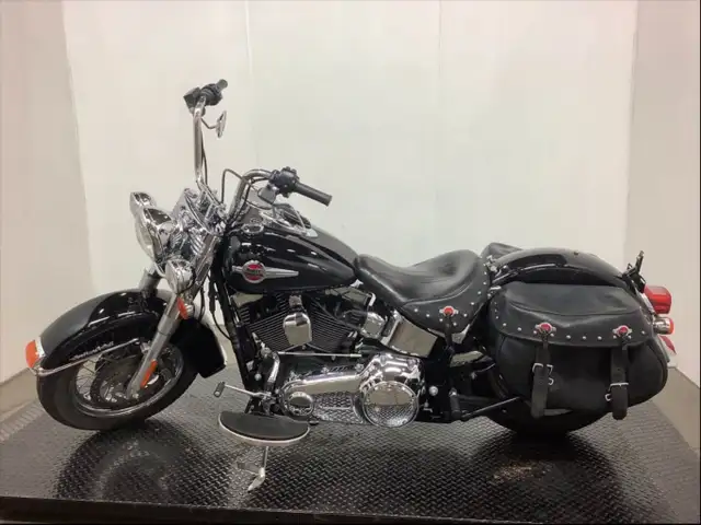 2016-Harley-Davidson FLSTC in103 in Heritage Softail Classic in Street, Cruisers & Choppers in City of Toronto - Image 7