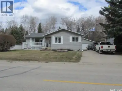 Welcome to 501 4th Str E in Nipawin, SK! This well maintained 1304 sq ft home features 4 bedrooms, 3...