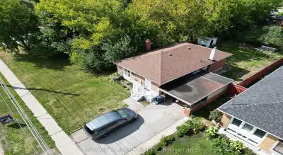 Price: $878,000 / $3,331/mo Move in ready bungalow in the highly sought-after Bendale community. Sit...