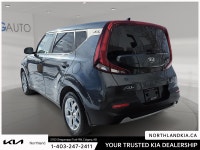 2020 Kia Soul EX Ready for anything, from the streets of Calgary to the highways of Alberta, this Ki... (image 1)