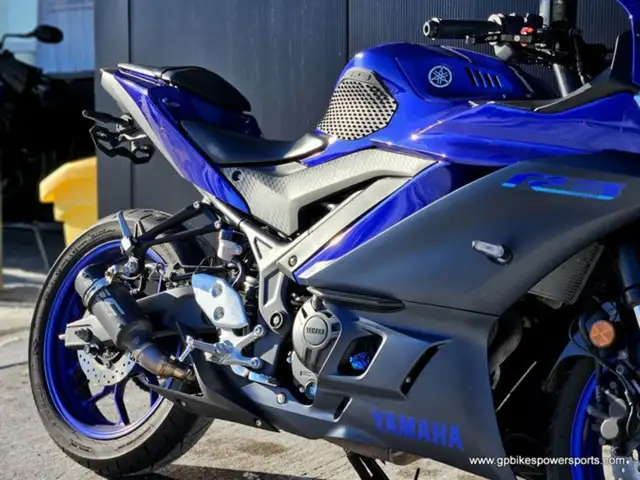 2023 Yamaha YZF-R1 R3 in Sport Bikes in Oshawa / Durham Region - Image 11