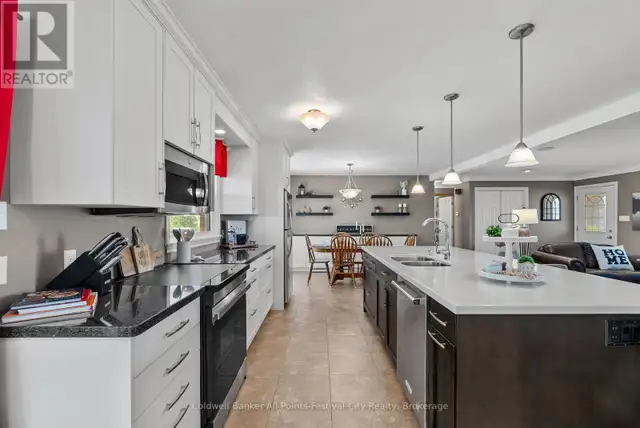 81993 BLUEWATER HIGHWAY Ashfield-Colborne-Wawanosh (Colborne), O in Houses for Sale in Grand Bend - Image 18