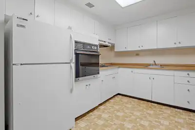Kenson Towers - Bachelor - Two months free rent! Apartment for R