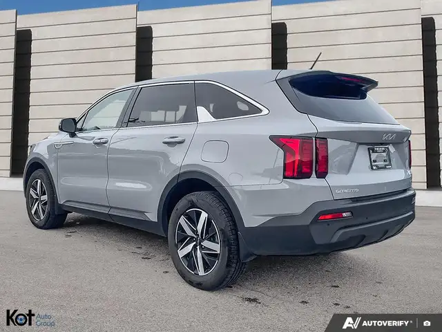 2023 KIA Sorento LX+ AWD for sale in Cars & Trucks in Kelowna - Image 5