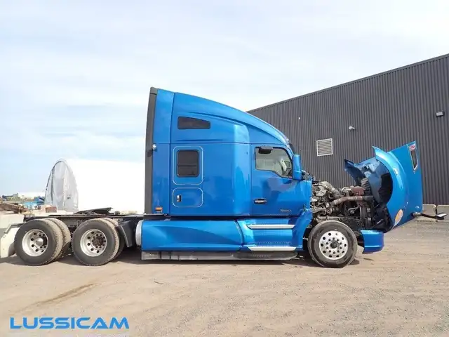 2020 Kenworth T680 in Heavy Equipment in Longueuil / South Shore - Image 10
