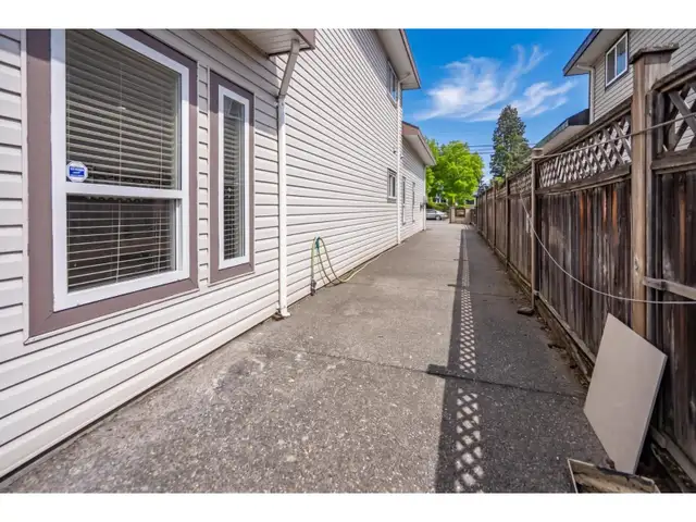 11632 82 AVENUE Delta, British Columbia in Houses for Sale in Richmond - Image 10