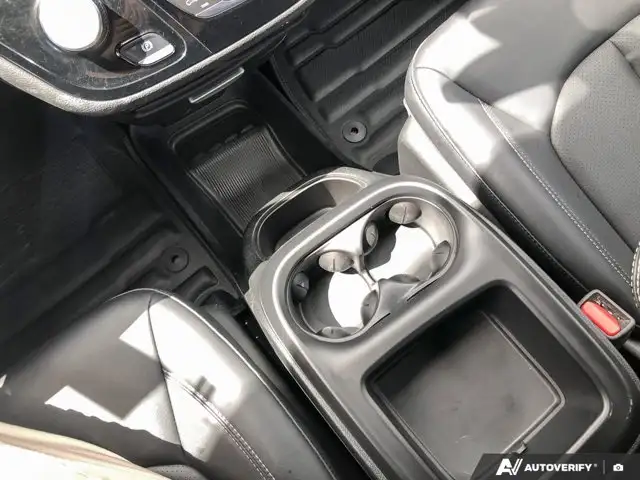2025 Chrysler Pacifica Select | Apple/Android Auto | Clean5497663003826688020