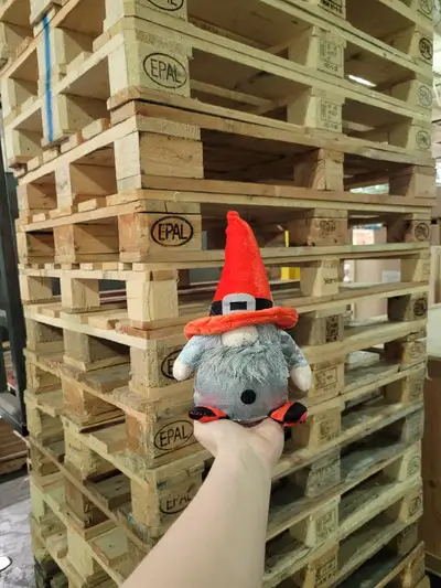 31.5x47 OR 48x40 pallets available.  Four way block stringer, View more