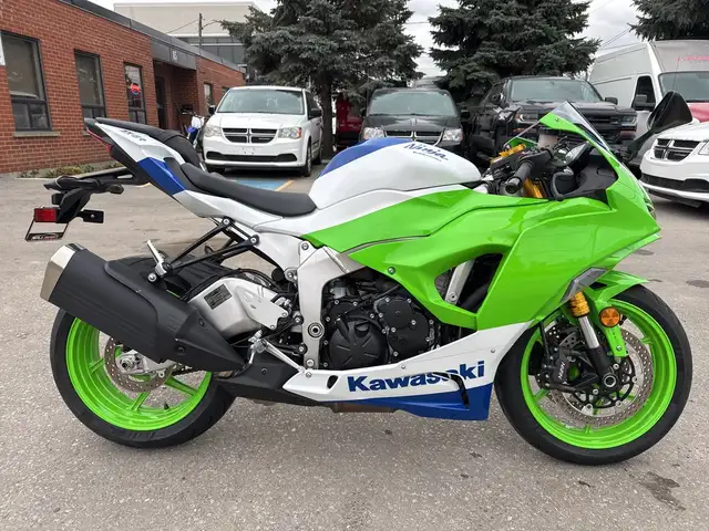 2024 Kawasaki Ninja ZX-6R ~ NINJA ZX-6R ~ 40TH ANNIVERSARY ~ LOW in Sport Bikes in City of Toronto - Image 2