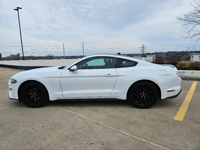 2020 Ford Mustang ECOBOOST FASTBACK-AUTOMATIC-NAVIGATION in Cars & Trucks in City of Toronto - Image 4