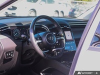 Experience effortless driving with this 2023 Hyundai Tucson Hybrid Ultimate, boasting a pristine Cry... (image 8)