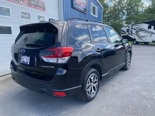 2021 Subaru Forester Convenience in Cars & Trucks in Fredericton - Image 5