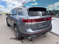 2024 VOLKSWAGEN ATLAS COMFORTLINE AWD * ACCIDENT FREE CARFAX * FEATURES INCLUDE: - Dark Tinted glass... (image 3)