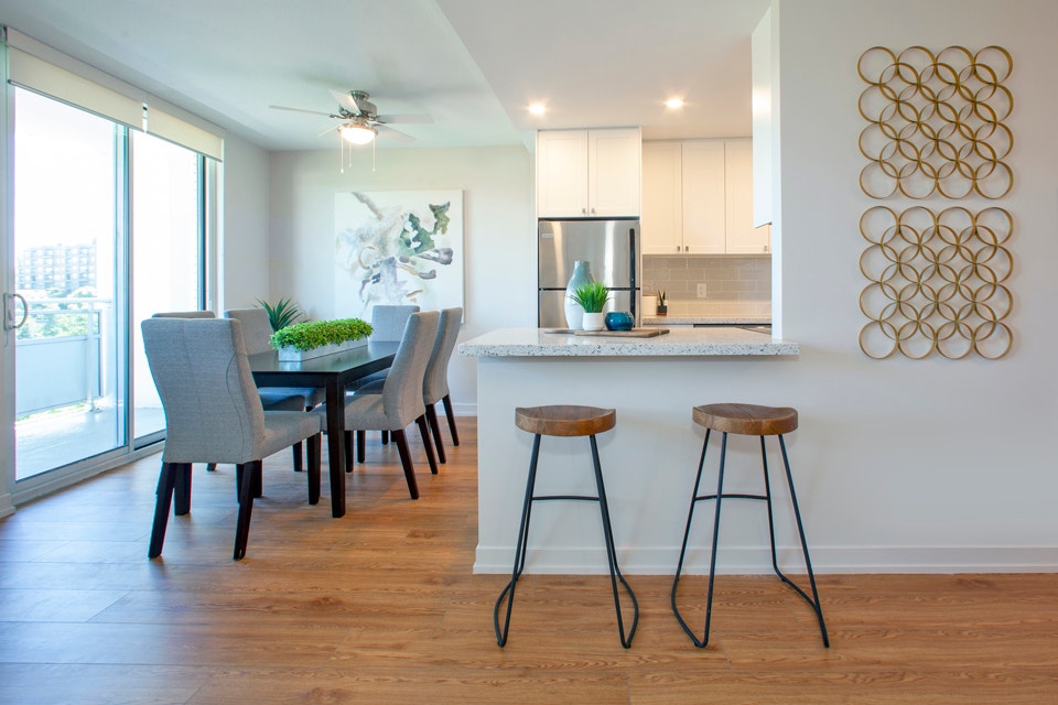 Bachelor for Rent in the Heart of Downtown Oakville! 5