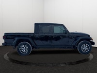This 2026 JEEP GLADIATOR SPORT 4X4 has the following options Cloth Low-Back Bucket Seats, Remote Sta... (image 5)