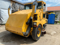 2005 Elgin Pelican Sweeper