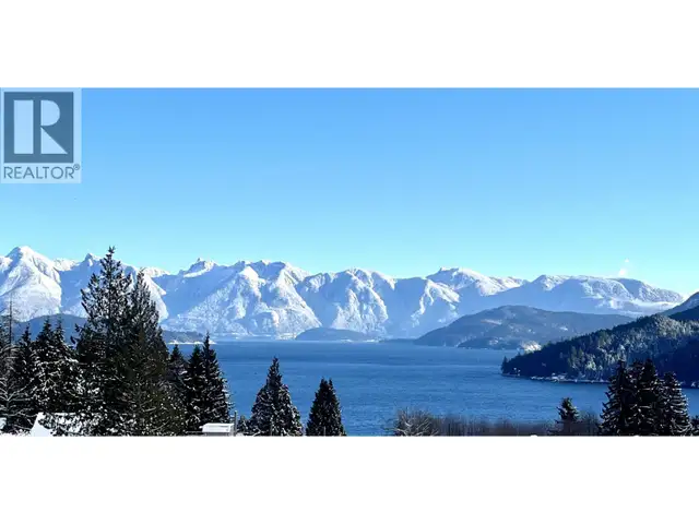 605 WOODLAND AVENUE Gibsons, British Columbia in Condos for Sale in Sunshine Coast - Image 5