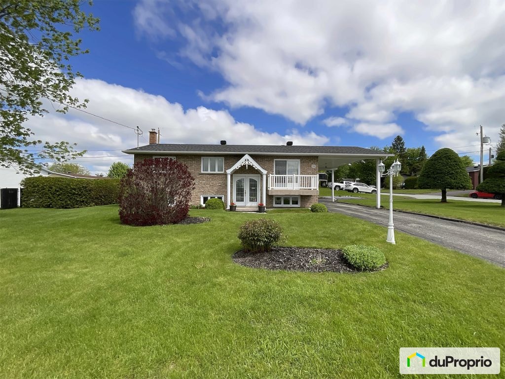 $479,000 - Bungalow for sale in Sherbrooke (St-Élie-d'Orford) — photo 1