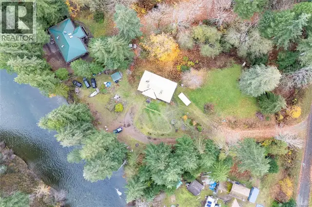 9571 Gleadle Rd Black Creek, British Columbia in Houses for Sale in Comox / Courtenay / Cumberland - Image 24