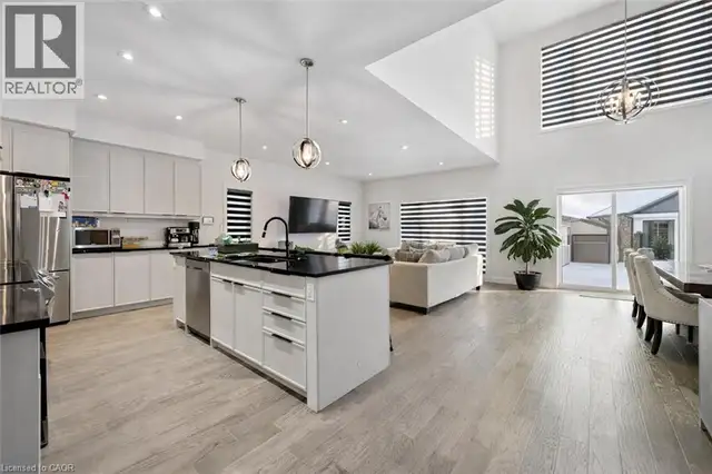 972 STONECLIFFE Walk Unit# 18 Kitchener, Ontario in Houses for Sale in Kitchener / Waterloo - Image 9