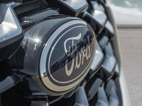 Check out this vehicle's pictures, features, options and specs, and let us know if you have any ques... (image 7)