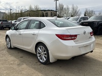 AMVIC Licensed Dealer * Dual Exhaust * Front Bucket Leather Seats * Remote Start * Power Sunroof * C... (image 5)