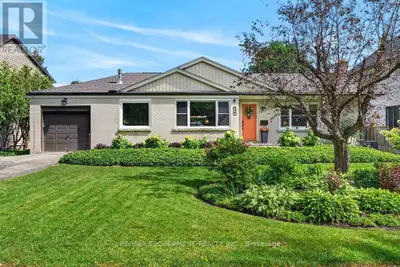 Updated open concept Aldershot bungalow on a private 75' x 140' lot! Just minutes to downtown, Burli...